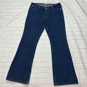 TOMMY HILFIGER Tommy Jeans Roc Roc Vintage Y2K Flared Leg Denims in Size 11 EUC